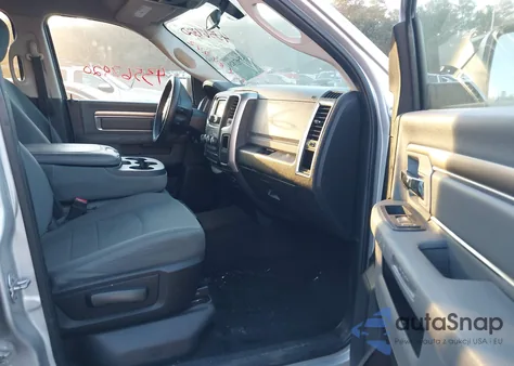 2017 Ram 1500 Slt 4X4 5'7 Box z USA, uszkodzony, nr VIN 1C6RR7LT2HS684942